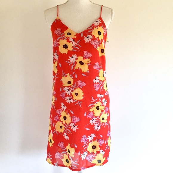 H&M Dresses & Skirts - H&M Bright Floral Shift Dress